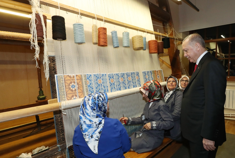Cumhurbaşkanı Erdoğan, Hereke Halı Fabrikasını Ziyaret Etti