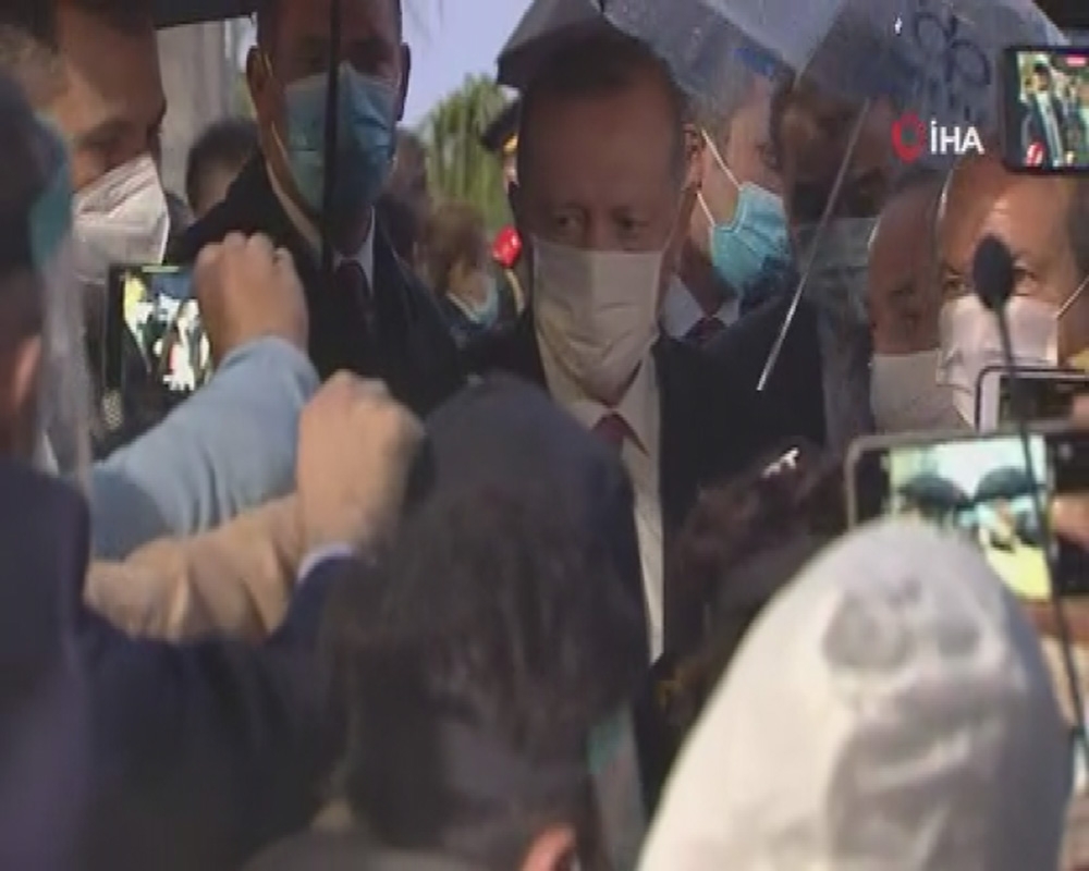 Cumhurbaşkanı Erdoğan ile MHP Genel Başkanı Bahçeli KKTC’de Maraş’ı ziyaret etti