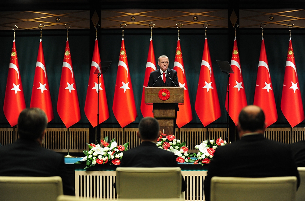 Cumhurbaşkanı Erdoğan: “İzmir milletvekilisin, İzmir’de kaç gün kaldın?”