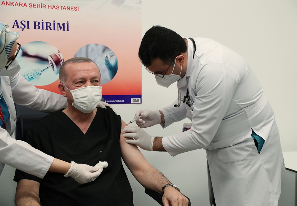 Cumhurbaşkanı Erdoğan koronavirüs aşısı oldu