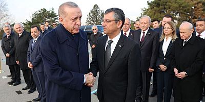 Cumhurbaşkanı Erdoğan'la Özgür Özel ilk kez tokalaştı