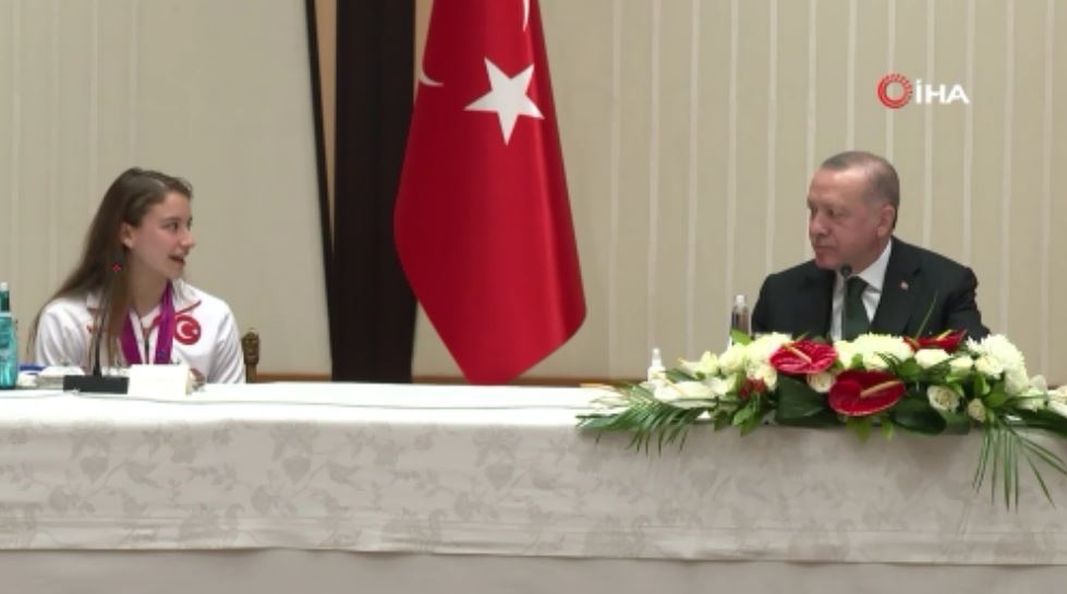 Cumhurbaşkanı Erdoğan, milli sporcuları kabul etti
