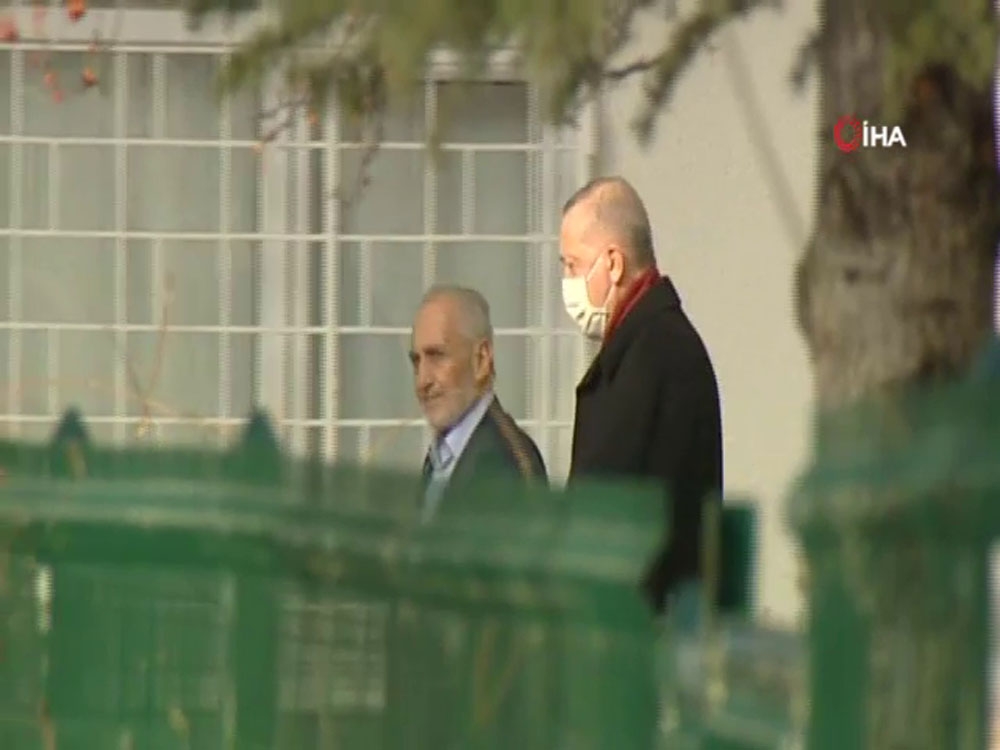 Cumhurbaşkanı Erdoğan, Oğuzhan Asiltürk’ü evinde ziyaret etti