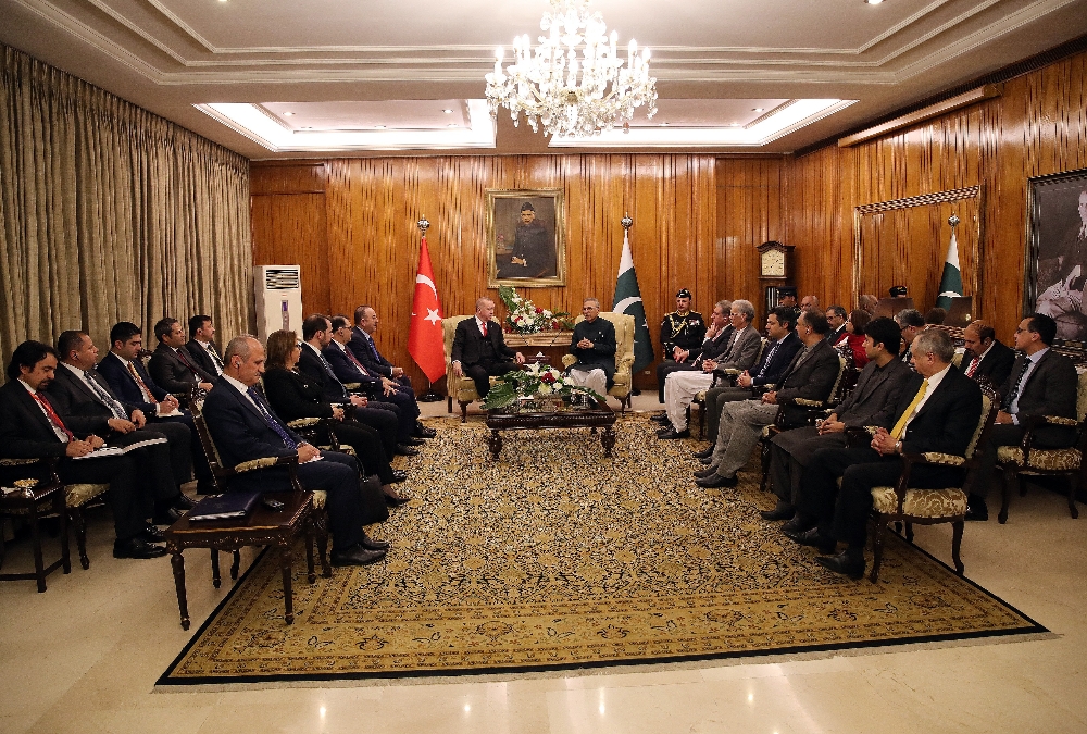 Cumhurbaşkanı Erdoğan, Pakistan Cumhurbaşkanı Alvi ile görüştü