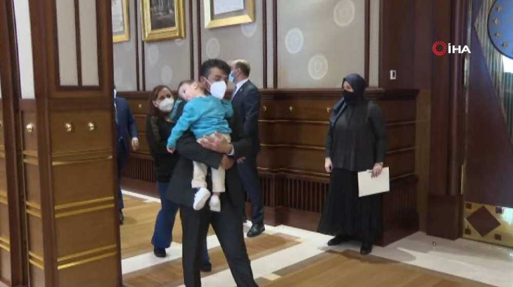 Cumhurbaşkanı Erdoğan siyam ikizlerini ağırladı