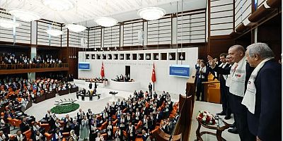 Cumhurbaşkanı Erdoğan, TBMM Genel Kurulu'nda alkışlarla karşılandı