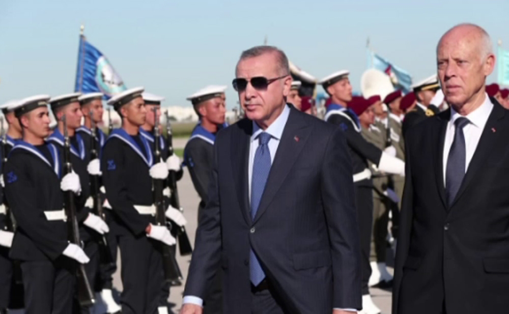 Cumhurbaşkanı Erdoğan Tunusta, Mevkidaşı Tarafından Karşılandı