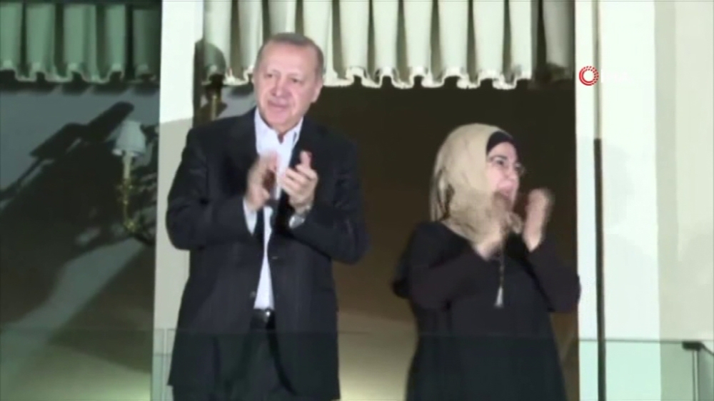 Cumhurbaşkanı Erdoğan ve eşi Emine Erdoğan’dan sağlık çalışanlarına destek