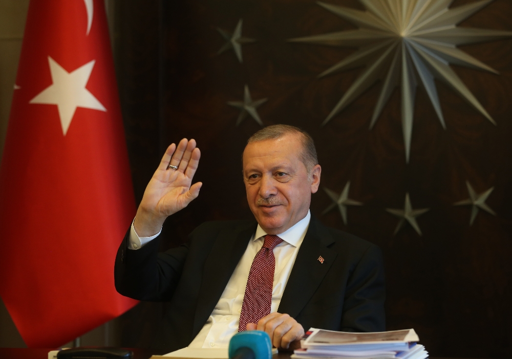 Cumhurbaşkanı Erdoğan, video konferans yöntemiyle vatandaşlarla konuştu