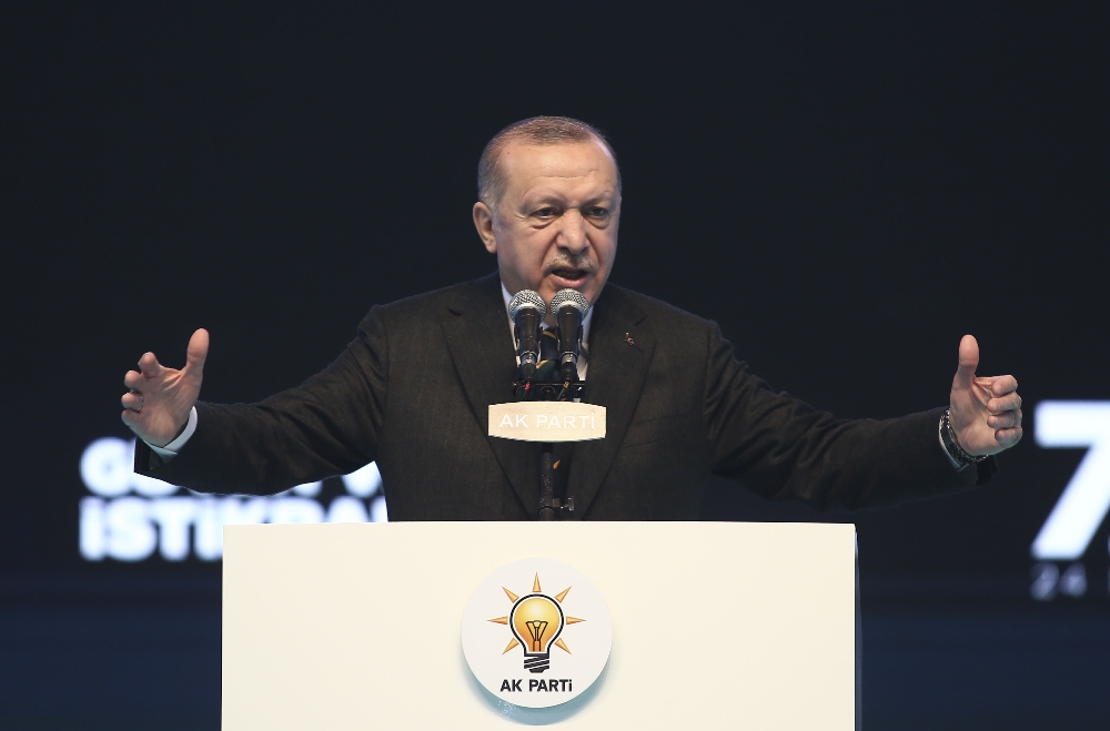 Cumhurbaşkanı Erdoğan yeniden AK Parti Genel Başkanı seçildi