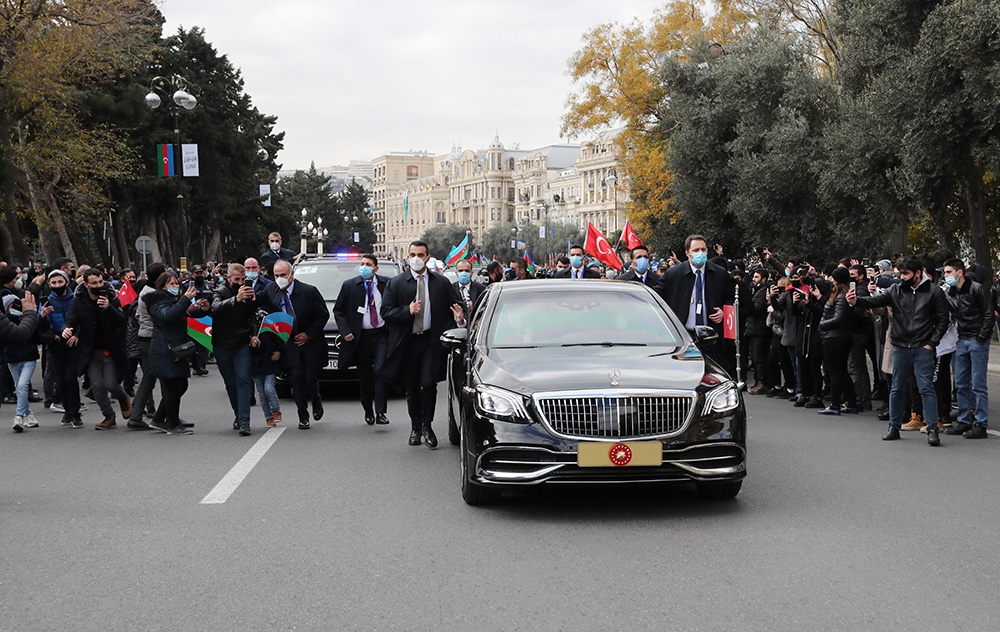 Cumhurbaşkanı Erdoğan’a, Azerbaycan halkından sevgi gösterisi