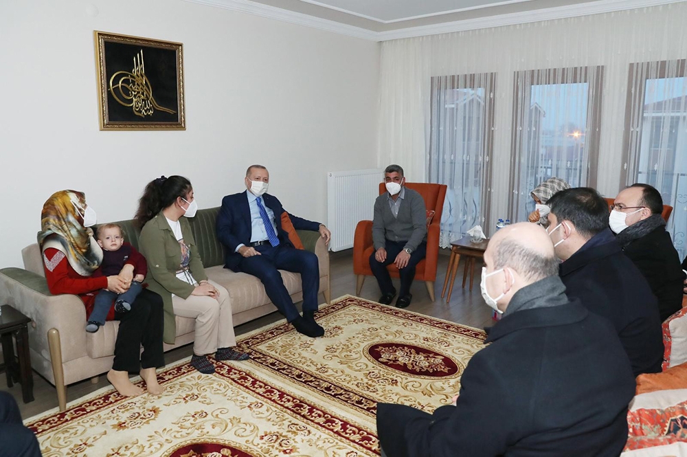 Cumhurbaşkanı Erdoğan’dan ev ziyareti
