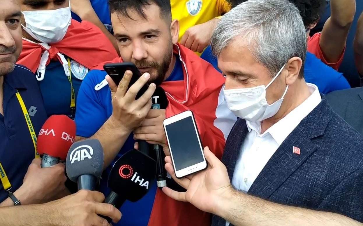 Cumhurbaşkanı Erdoğan’dan şampiyonlara tebrik telefonu