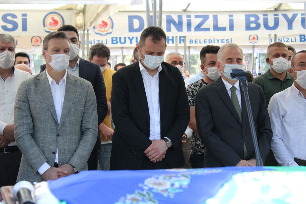 Cumhurbaşkanı Erdoğan’ın korumasının annesi son yolculuğuna uğurlandı