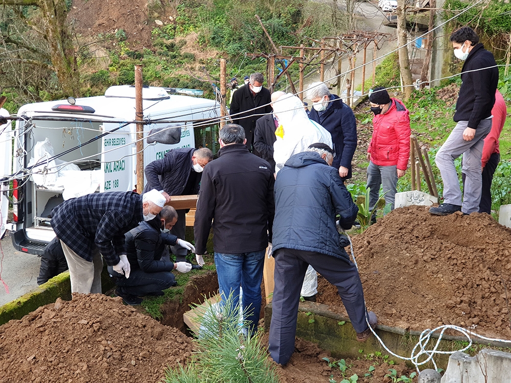 Cumhurbaşkanı Erdoğan’ın yeğeni Ahmet Erdoğan memleketi Rize’de toprağa verildi
