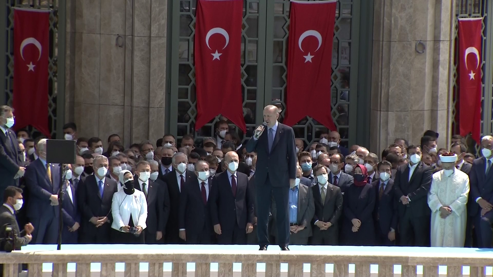 Cumhurbaşkanı Erdoğan:Taksim Camii Ayasofya’ya selam, İstanbul’un fethine hediyedir