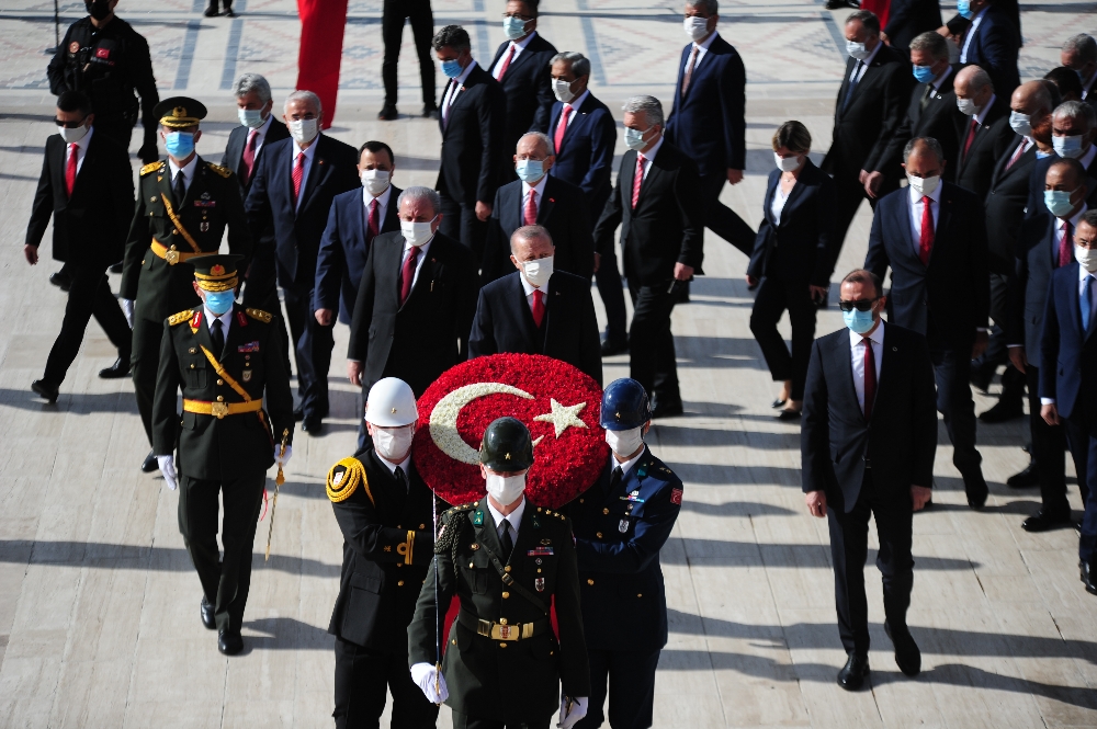 Cumhuriyet Bayramı törenleri Anıtkabir’de başladı