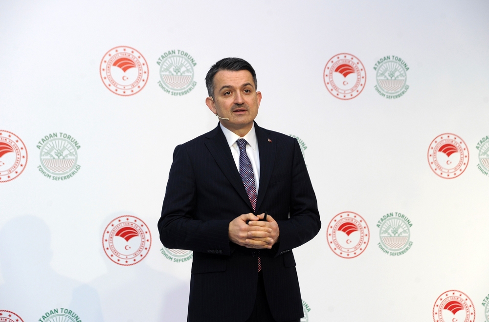 “Cumhuriyet tarihinin en kapsamlı yerli tohum seferberliğini başlatıyoruz”