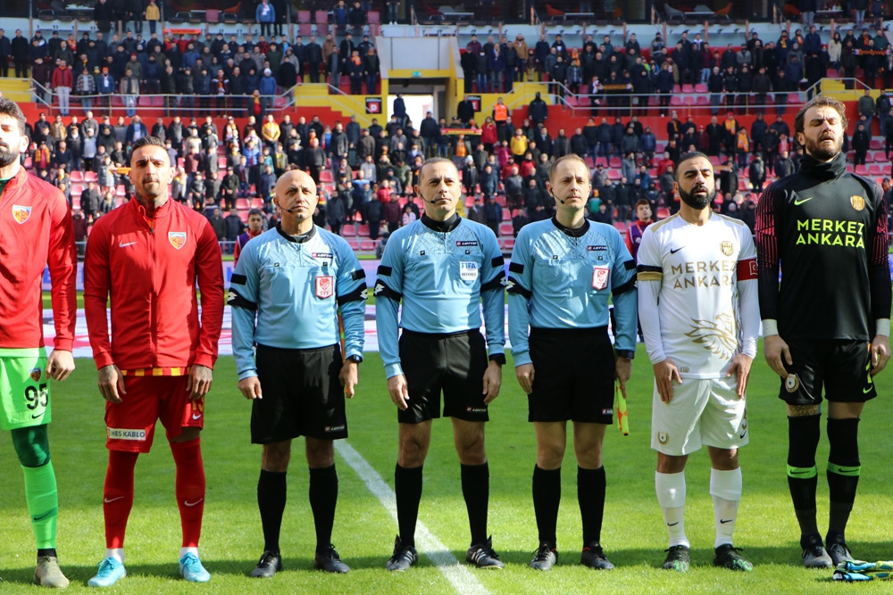 Cüneyt Çakır ikinci kez Kayserispor - Trabzonspor maçını yönetecek