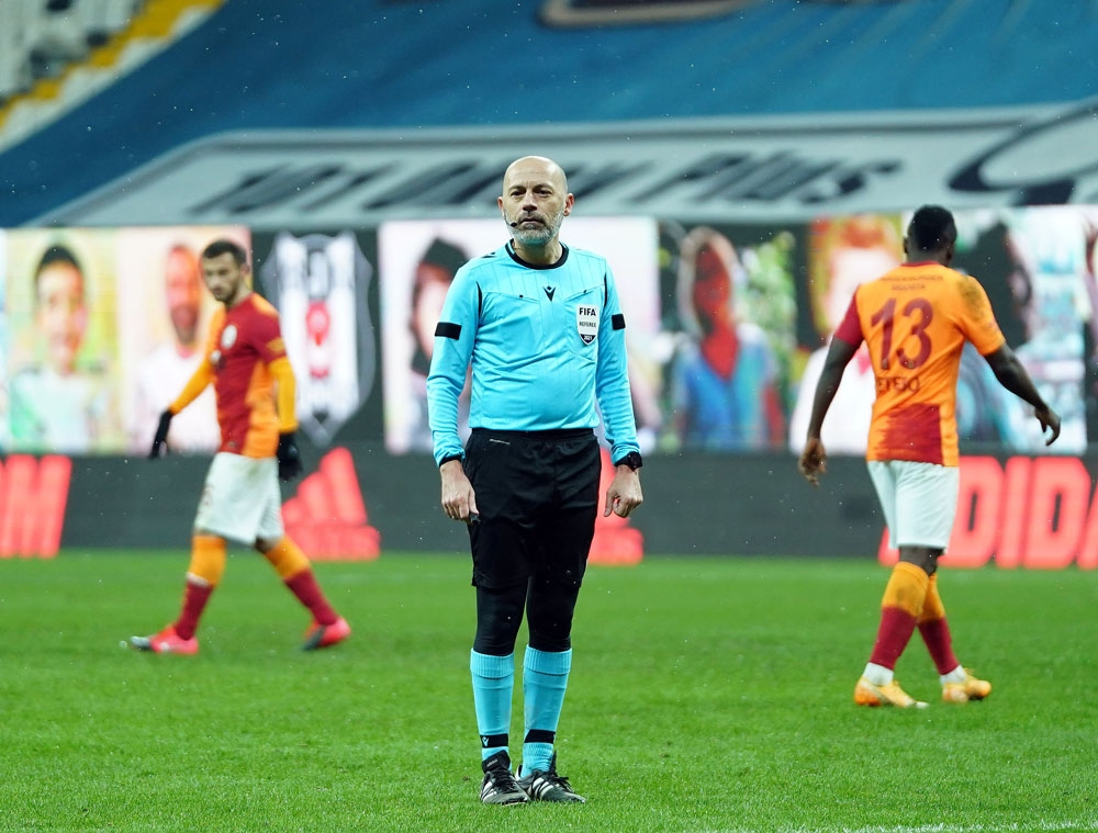 Cüneyt Çakır’ın 13. Fenerbahçe - Galatasaray derbisi!