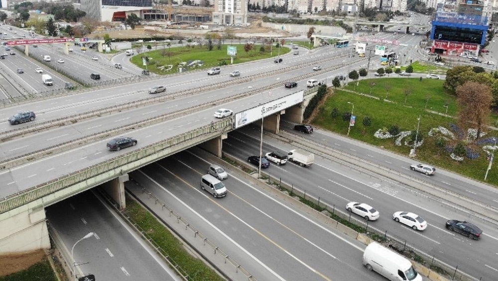 D100 karayolundaki bir garip merdiven kaldırıldı
