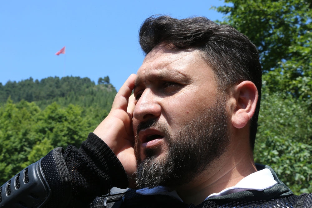 Dağa taşa Kur’an okuyan hurdacı sosyal medyada büyük ilgi gördü