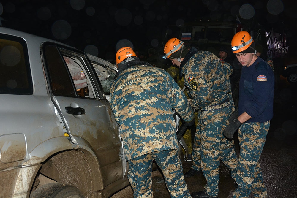 Dağlık Karabağ’da Rus Barış Gücü’ne ait askeri araç sivil araca çarptı: 2 ölü