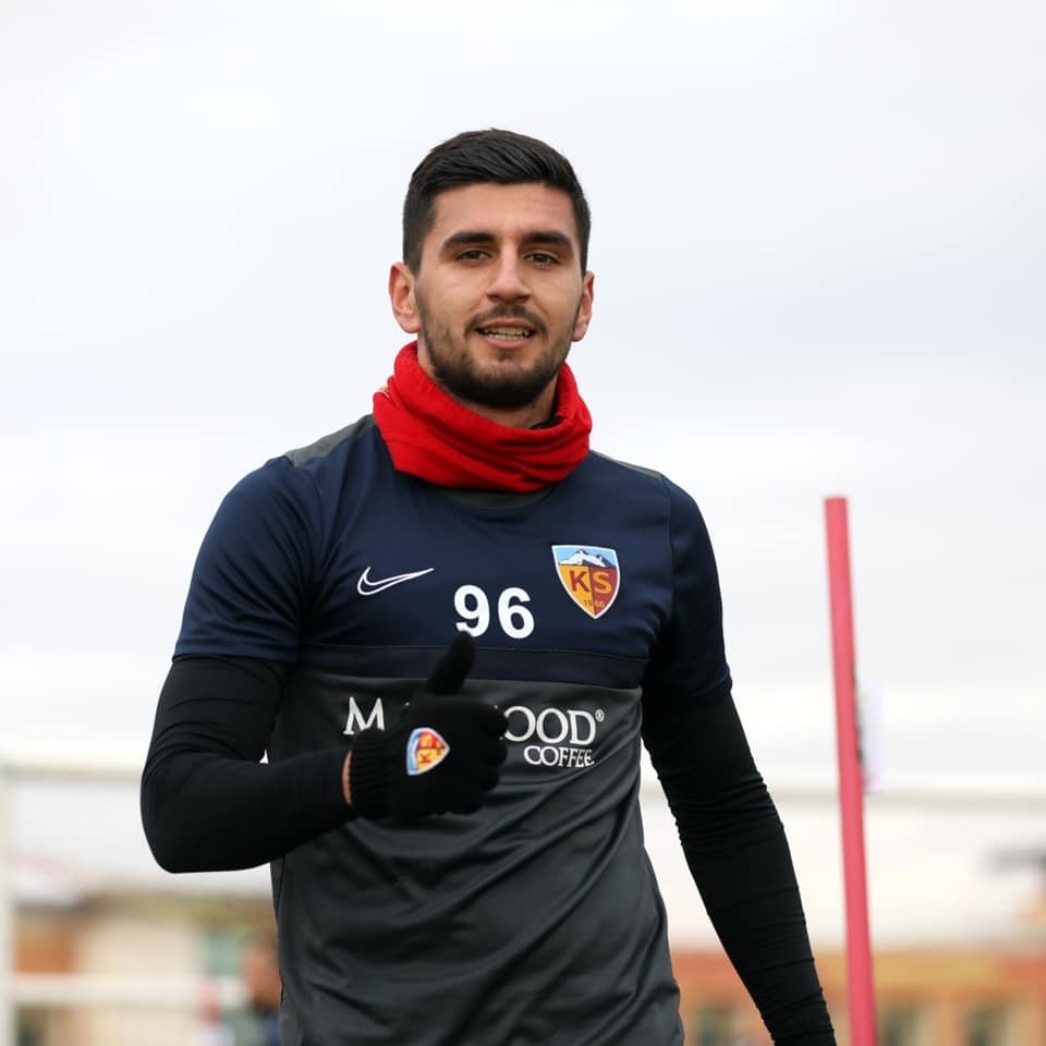 Daniel cezalı duruma düştü
