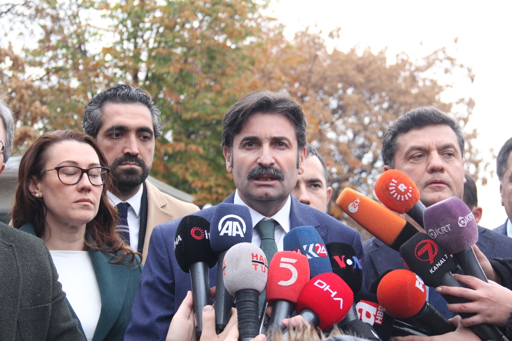 Davutoğlunun Partisinin Kuruluş Dilekçesi İçişleri Bakanlığına Sunuldu