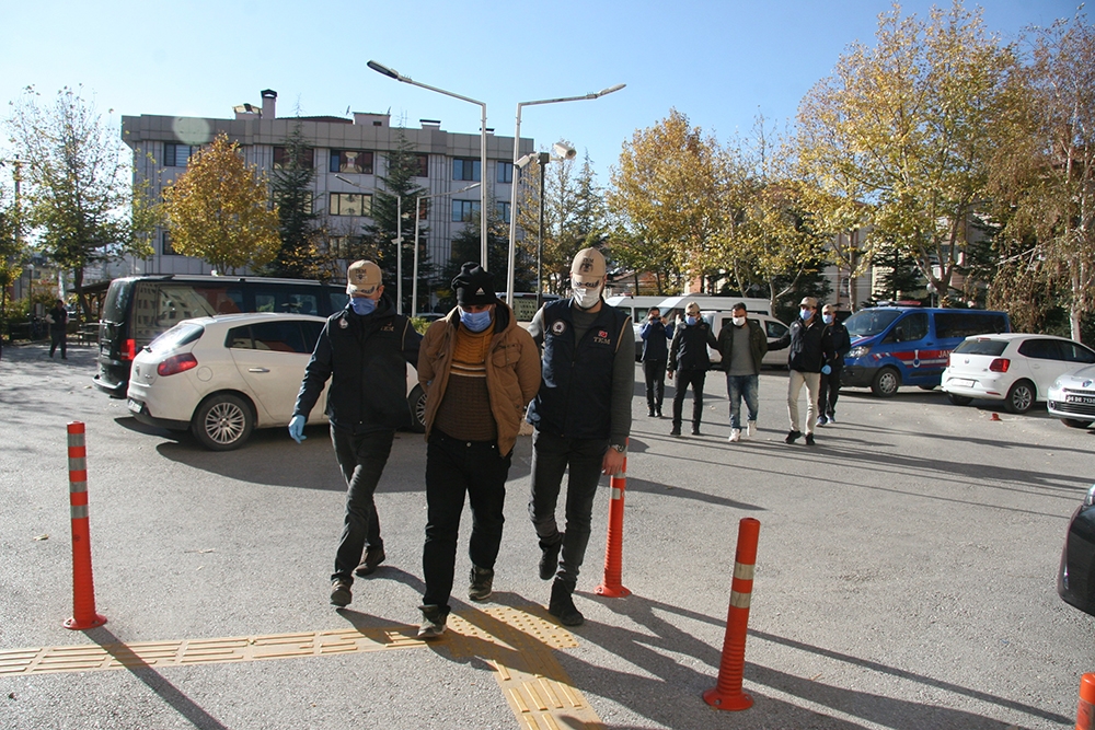 DEAŞ’ın İngilizce listesindeki ‘soldier’leri (asker) Afyon’da yakalandı