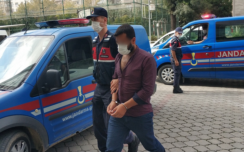 DEAŞ’tan gözaltına alınan yabancı uyruklu şahıs adliyeye sevk edildi
