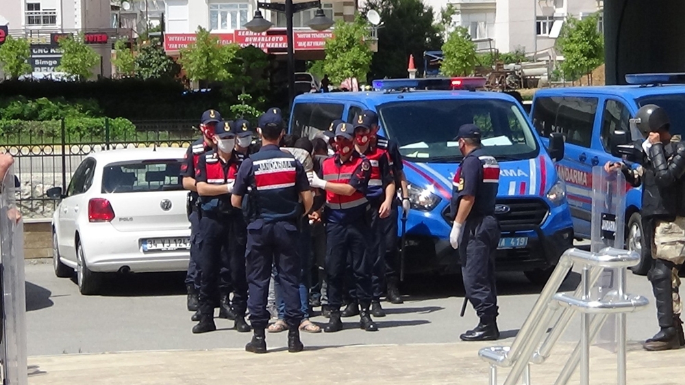 Demir çubuklu kavgaya 34 bin 650 lira sosyal mesafe cezası