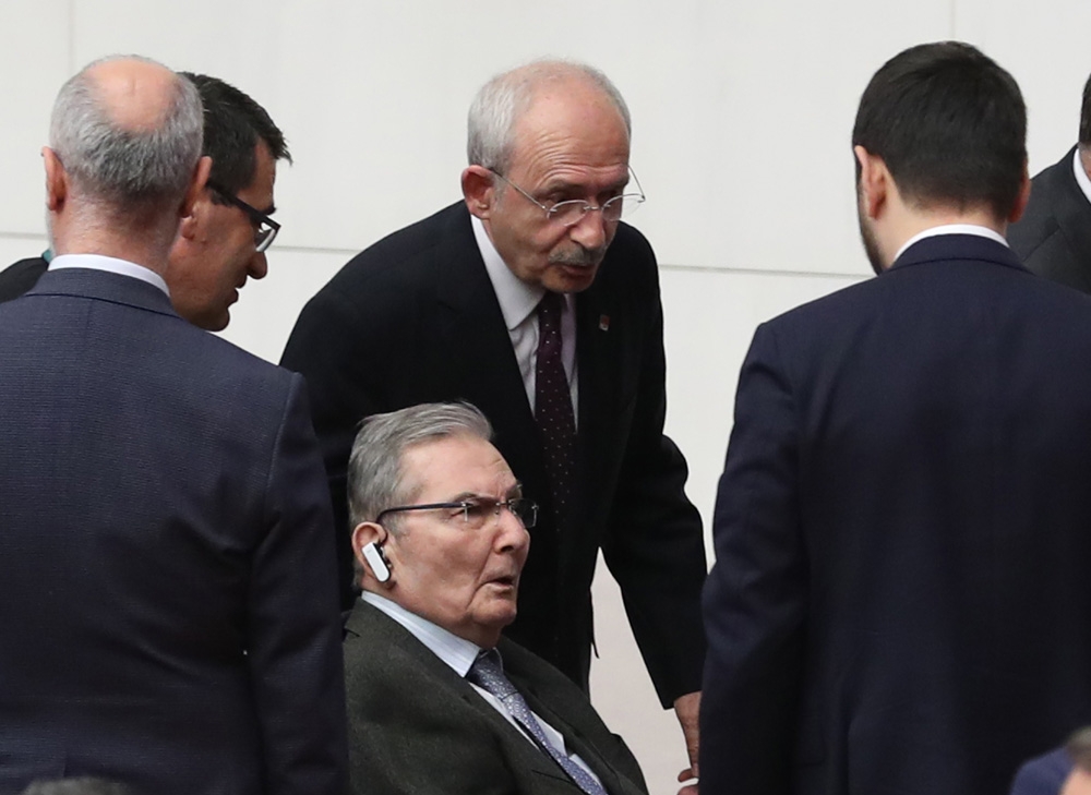 Deniz Baykal hastanede tedaviye alındı