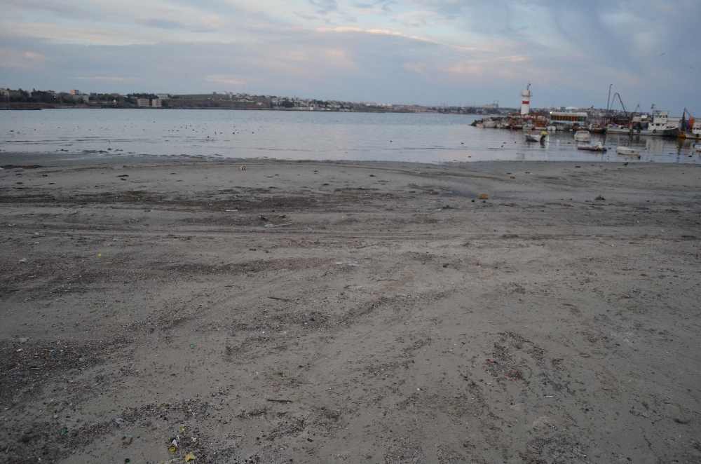 Deniz Çekildi, Balıkçı Tekneleri Ortada Kaldı