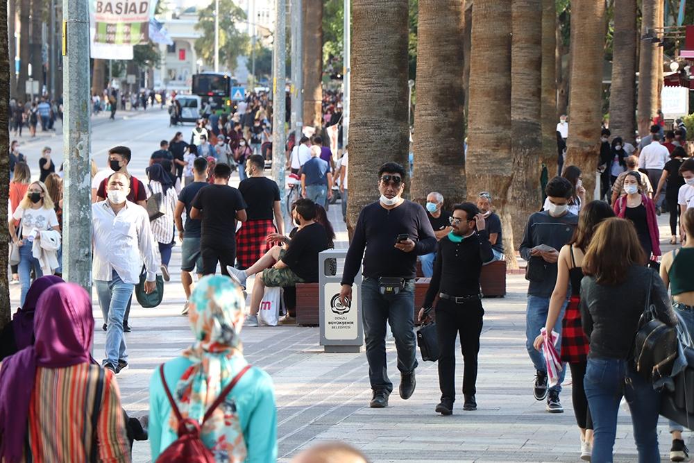 Denizli’de sokakta sigara içmek yasaklandı