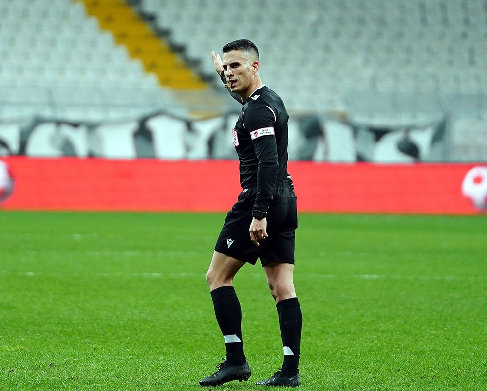 Denizlispor -Göztepe maçının hakemi Sarper Barış Saka oldu