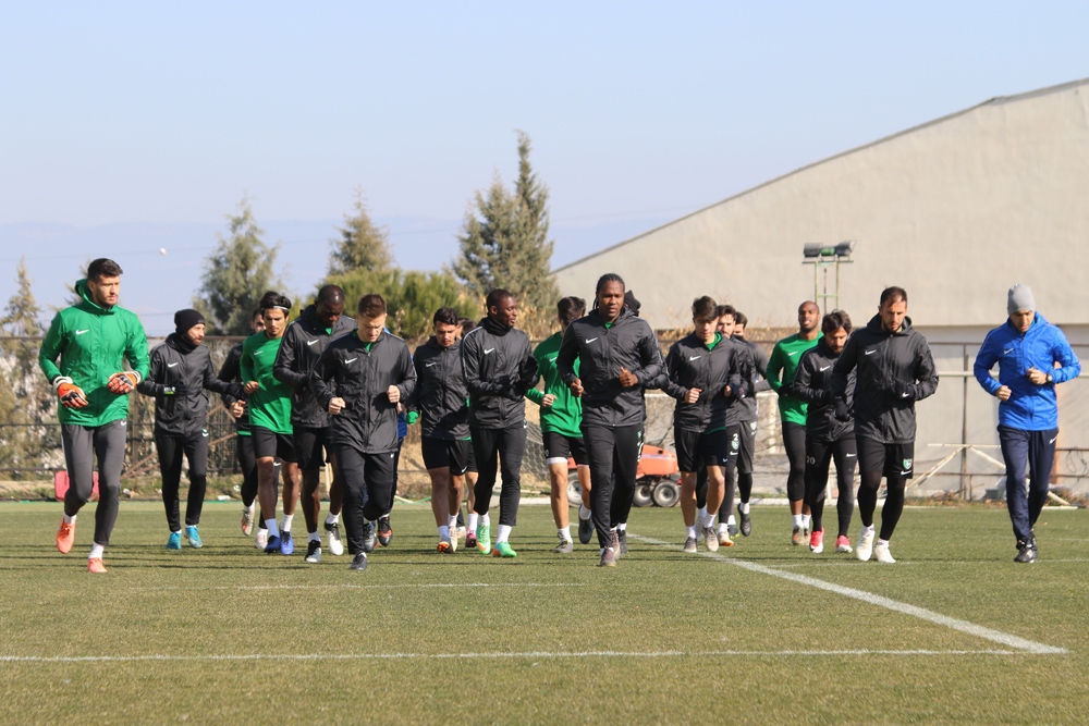 Denizlispor, 3 eksikle çalıştı