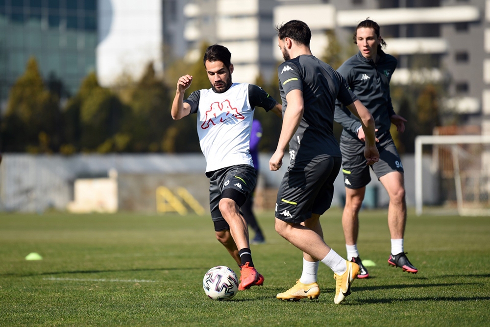 Denizlispor, Antalyaspor maçı hazırlıklarına ara vermeden başladı
