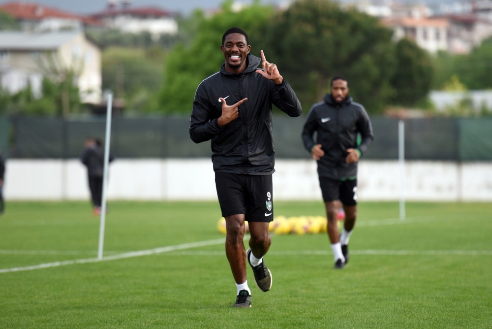 Denizlispor, asgari katılımla antrenman yaptı