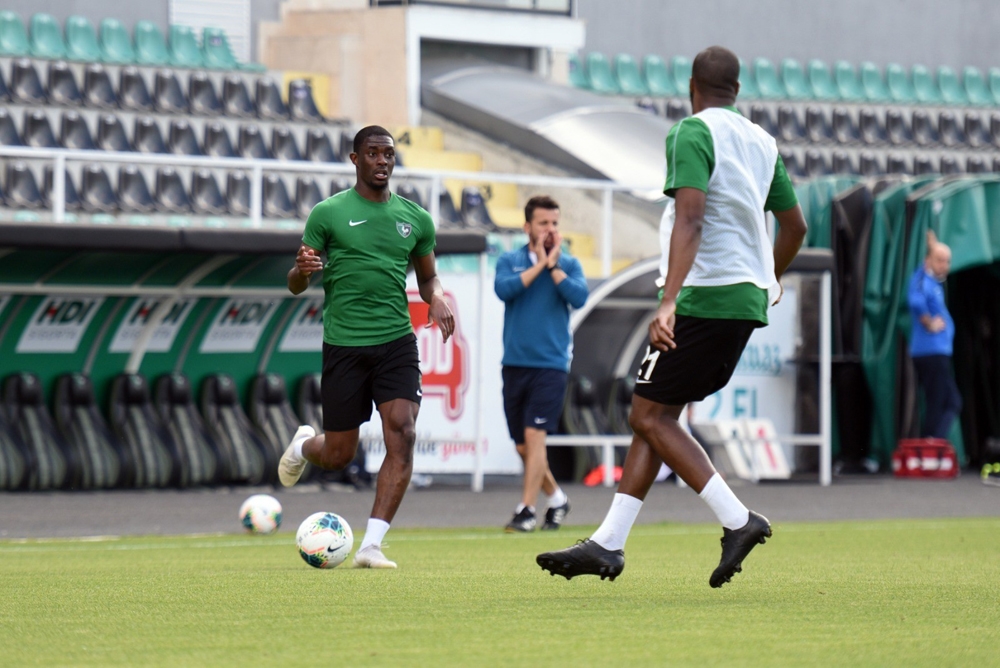 Denizlispor aylar sonra evinde, Atatürk Stadyumu’nda antrenmana çıktı