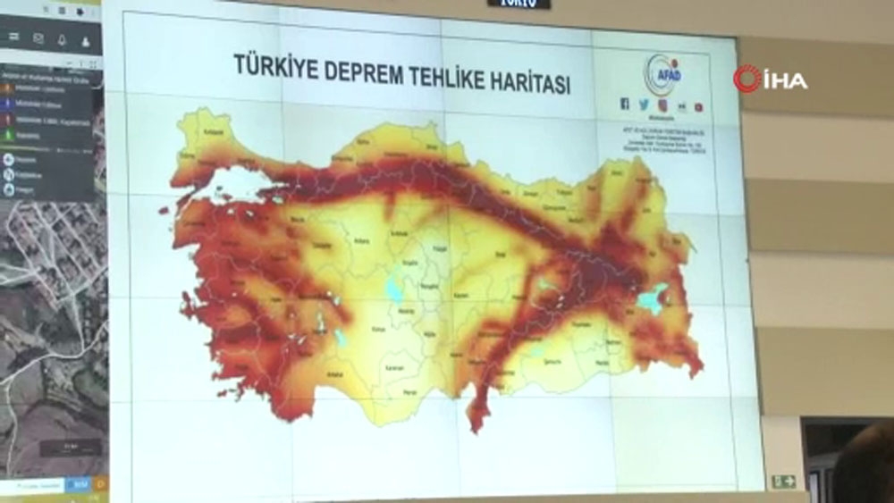 Deprem, AFAD Afet ve Acil Durum Yönetim Merkezinden anbean takip ediliyor