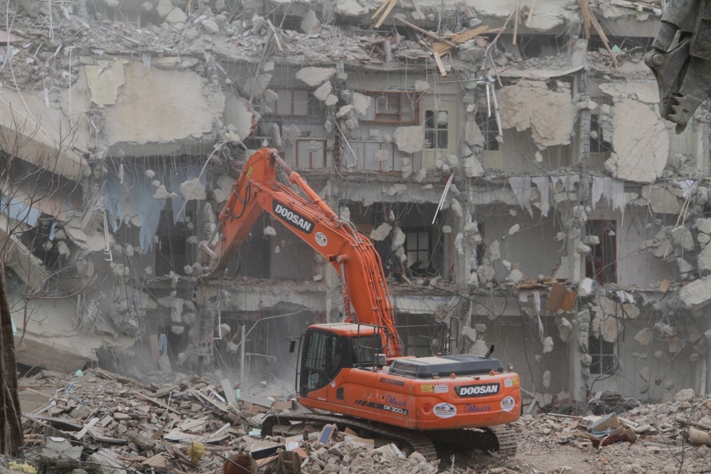 Deprem bölgesinde görev yapan personele aylık 693 TL tazminat