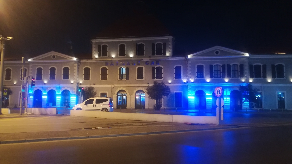 Deprem İzmirde De Hissedildi