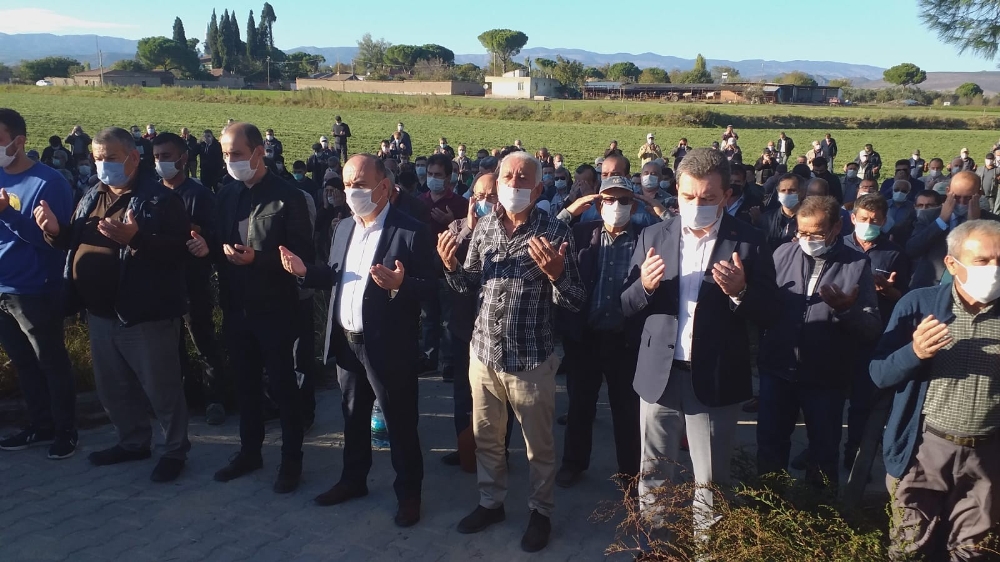 Depremde hayatını kaybeden yaşlı kadın Bergama’da toprağa verildi