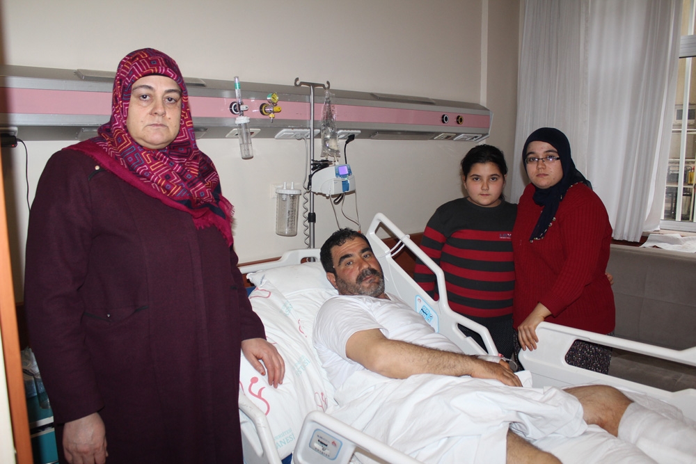 Depremde panikle pencereden atladı, iki bacağını kırdı