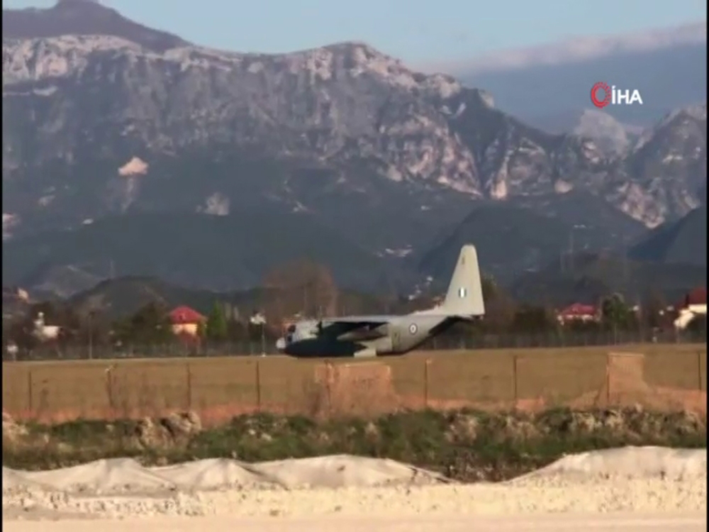 Depremin Vurduğu Arnavutluka Yardımlar Gelmeye Başladı