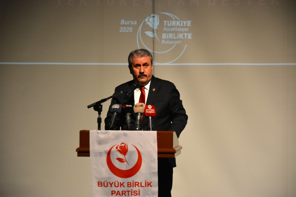 Destici: “Rusya kuzu postuna bürünmüş bir ayıdır”