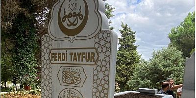 Devlet Bahçeli'den Ferdi Tayfur'un kabrine özel mezar taşı