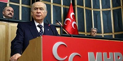 Devlet Bahçeli iki kadın gazeteciyle görüştü