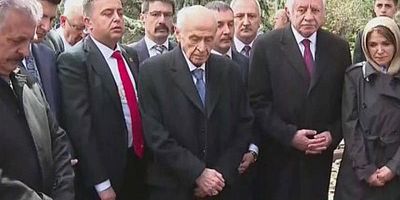 Devlet Bahçeli, Türkeş'in kabrini ziyaret etti